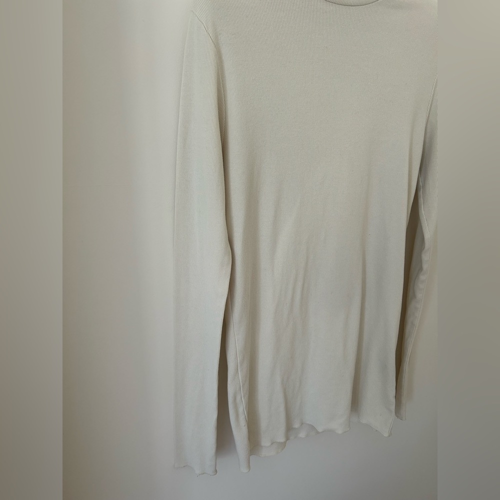 Vintage Ralph Lauren Ribbed Knit Turtleneck Sweater in Cream
Size: Large
EUC - Picture 5 of 10